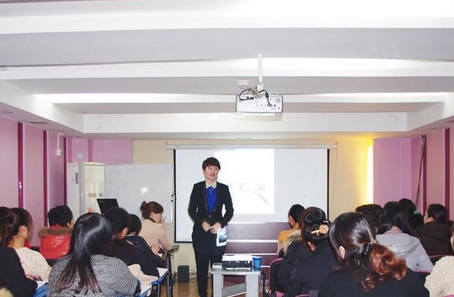 曹敬老師授課圖片