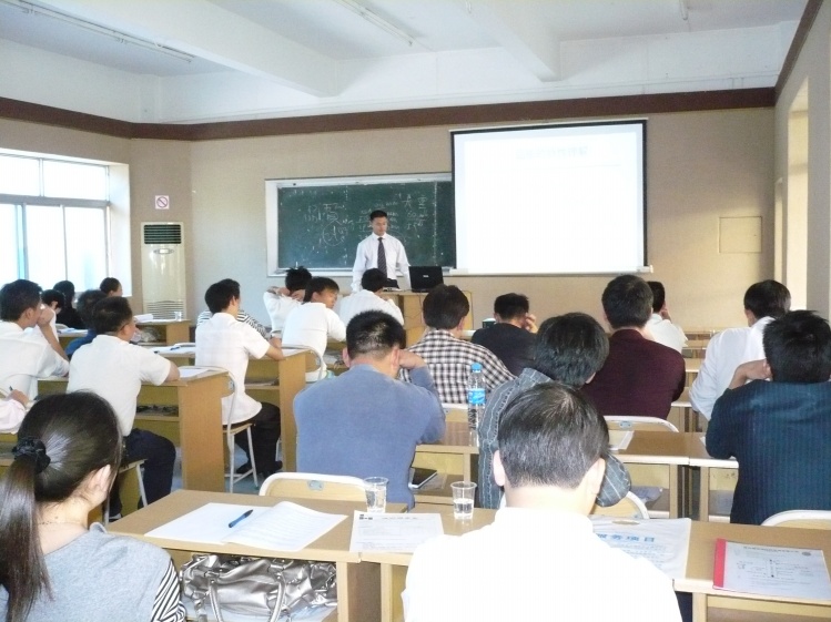 菅勃老師授課圖片