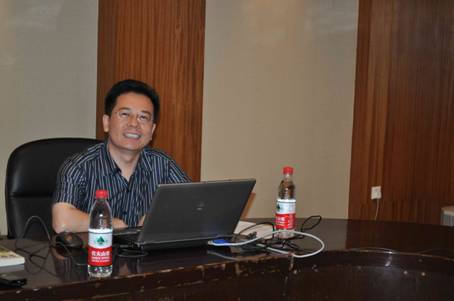 黎群老師授課圖片