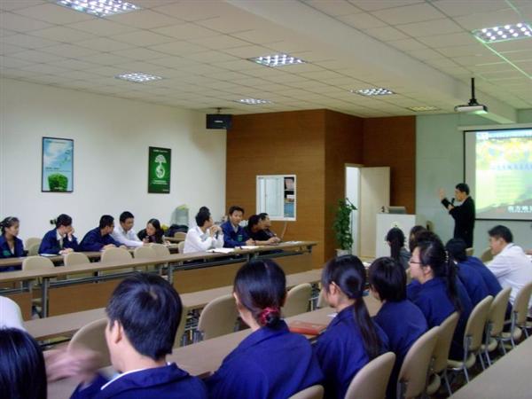 肖偉亞老師授課圖片