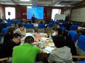 翁曉康老師授課圖片