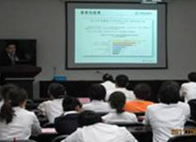 殷國(guó)輝授課見(jiàn)證