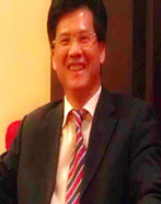 容霆偉